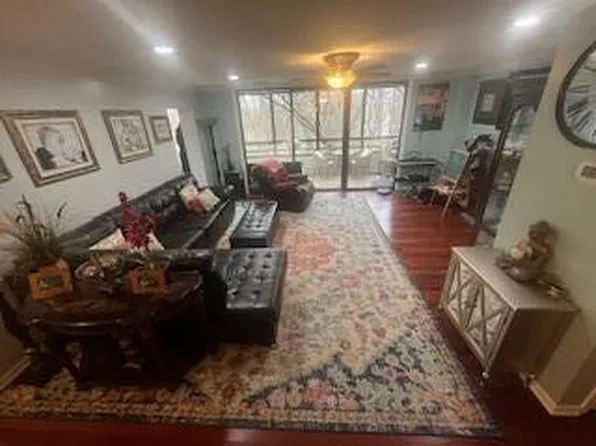 910 Ridge Rd Unit 312, Munster, IN 46321