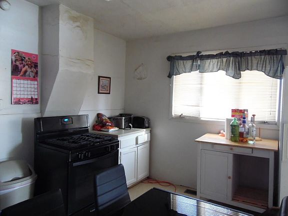 3rd image of 61 E Wright Ave