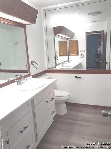 4202 W Shadow Oak Woods — Photo 16