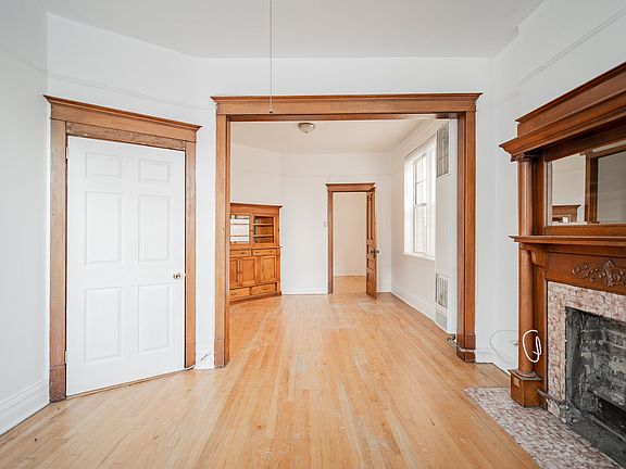 5th image of 5222 N Clark St APT 1