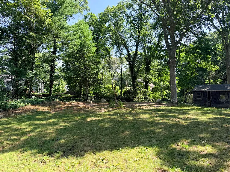 20 Hidden Village Rd — Photo 3