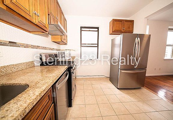 3rd image of 21-06 Newtown Ave #4
