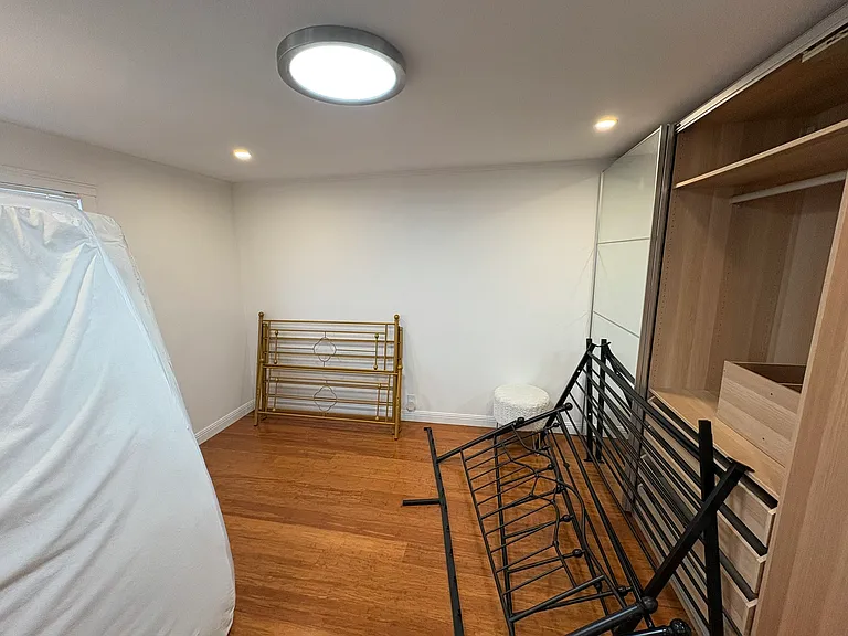 848 Girard St — Photo 12