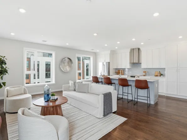 267 Old Colony #501, Boston, MA 02127