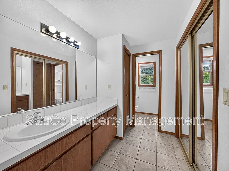 969 SW 177th Ter — Photo 12