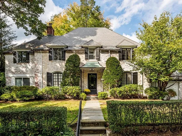 111 Hammondswood Rd, Newton, MA 02467