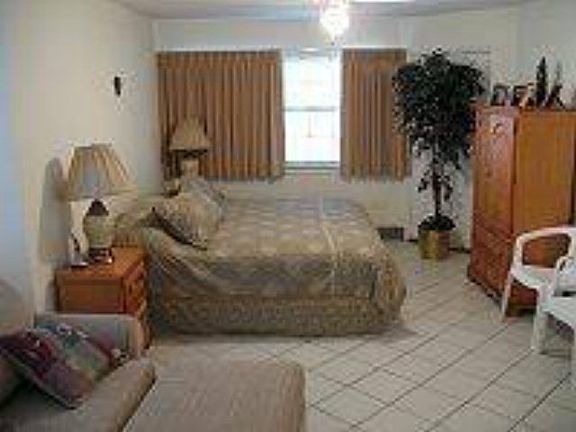 5th image of 200 Padre Blvd Unit 115