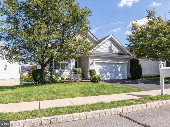 13 Atrium Dr, Trenton, NJ 08620
