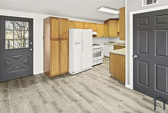2857 Dawnview Dr — Photo 8