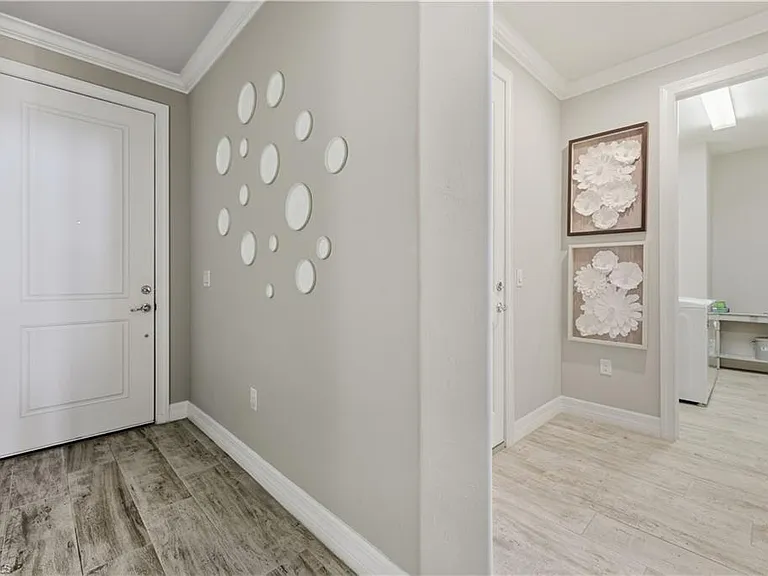 7209 Wilton Dr — Photo 2