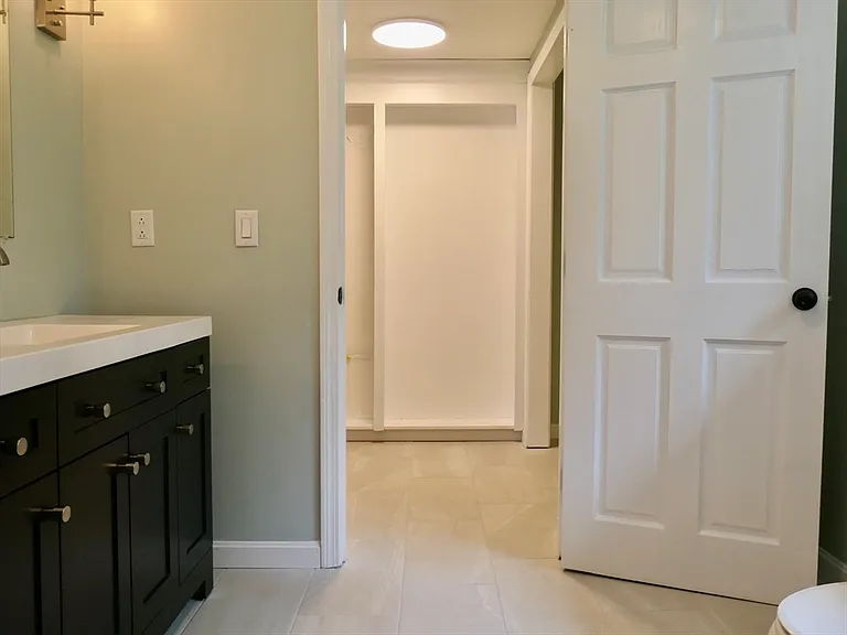 132 S Main St — Photo 8