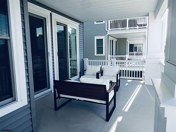 4th image of 901 Wesley Ave #B