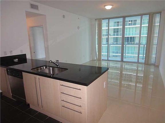 2nd image of 1111 SW 1st Ave APT 1621