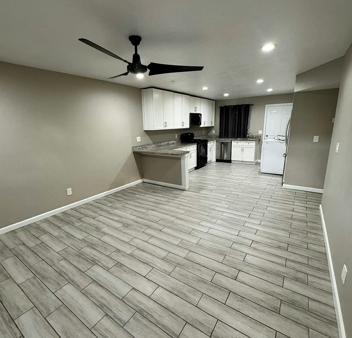 1013 East Commonwealth Place, Unit 1 — Photo 1