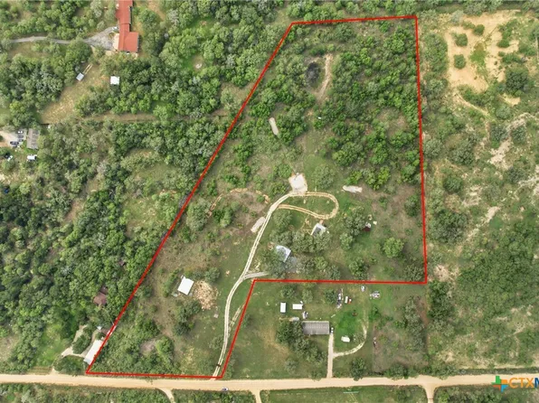 266 Catfish Ln, Lockhart, TX 78644