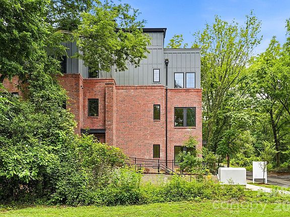 3rd image of 608 E 16th St