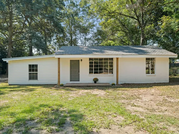 718 Ladner St, Purvis, MS 39475