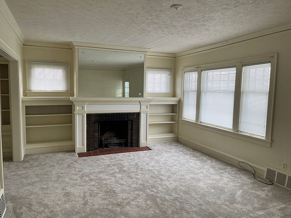 1st image of 1593 Parkwood Rd