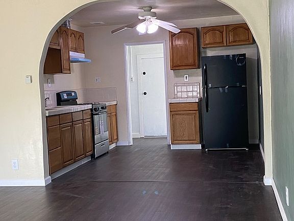 2nd image of 14604 S Condon Ave