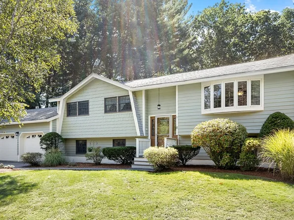 8 Brookdale Cir, Billerica, MA 01821