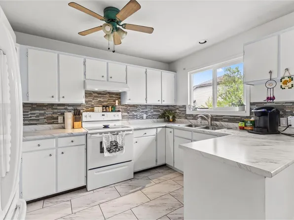 2505 Alder St S, Campbell River, BC V9W 2N1