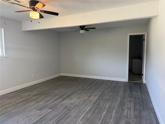 4th image of 324 Evangeline Rd