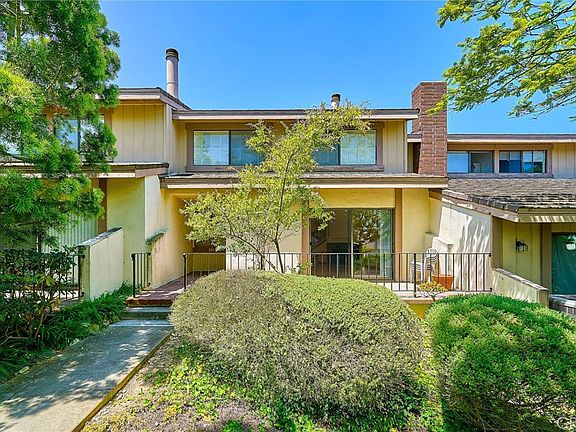 4th image of 28114 Ridgepoint Ct