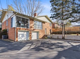 3306 Hillvale Rd, Barbourmeade, KY 40241