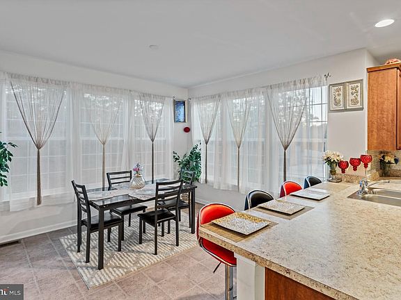 4th image of 212 Arboretum Ln