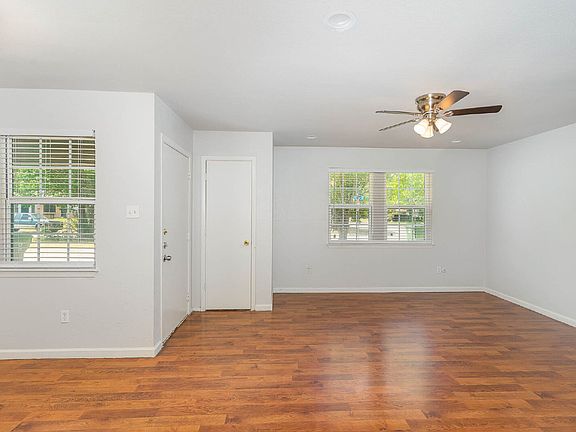 3rd image of 502 W Cedar St