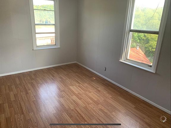 5th image of 291 Sherman Ave #291