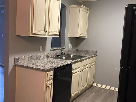 4th image of 417 Crestview Dr #A