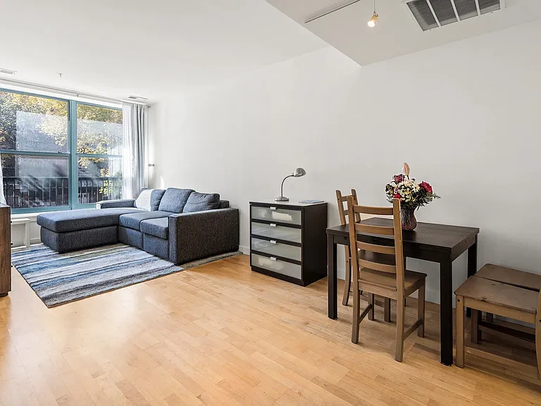 222 Montgomery St #1D — Photo 3