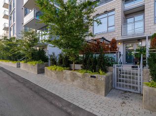 2435 Kingsway #204, Vancouver, BC V5R 5G8