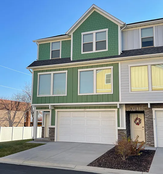 371 W Knights Ln — Photo 2