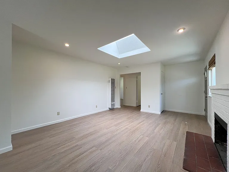 34 Queens Ct — Photo 8