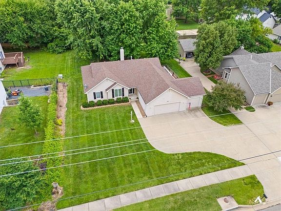 4th image of 1905 Riverridge Rd