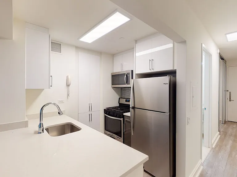 10 Hanover Square — Photo 64