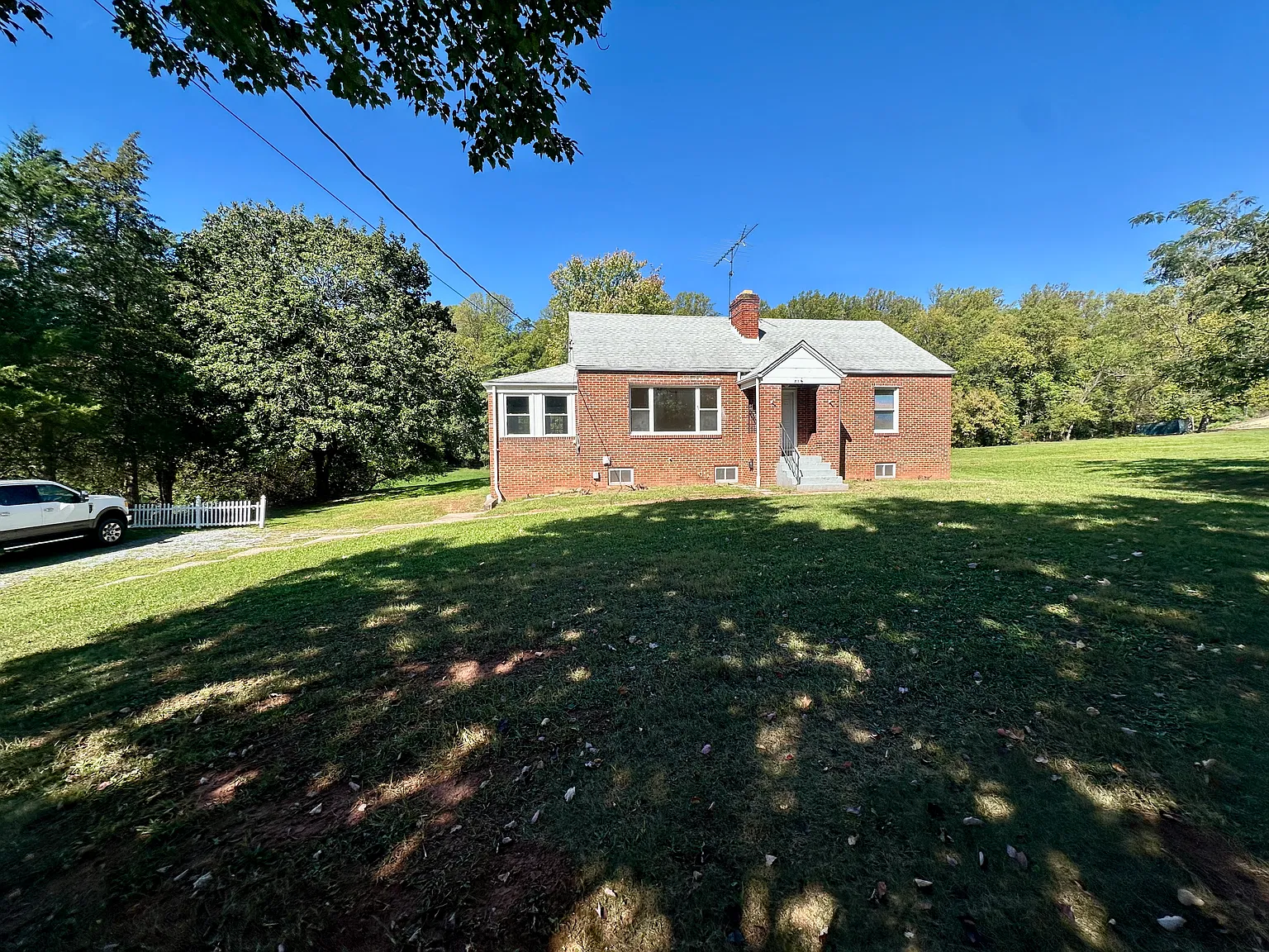 2 bed, 1638 sqft, $1,900 — Photo 2
