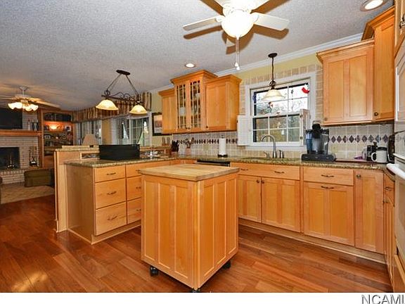 3rd image of 1474 Orchard Dr NE