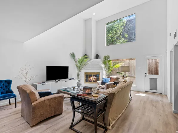 8123 N New Braunfels #D, San Antonio, TX 78209