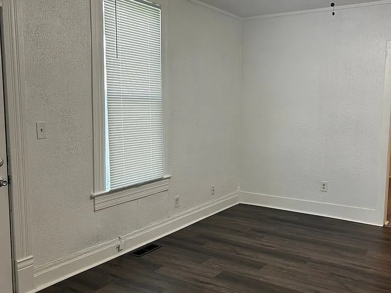 1005 Cincinnati St — Photo 5