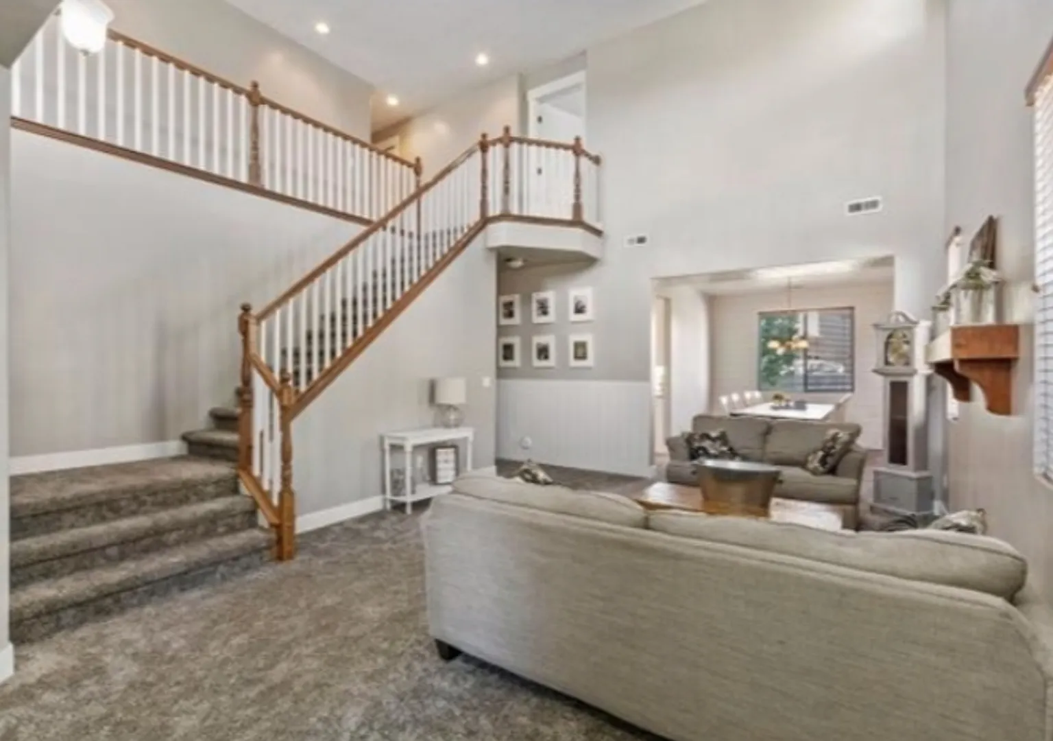 Stunning Home in Spring Creek Ranch! — Photo 2