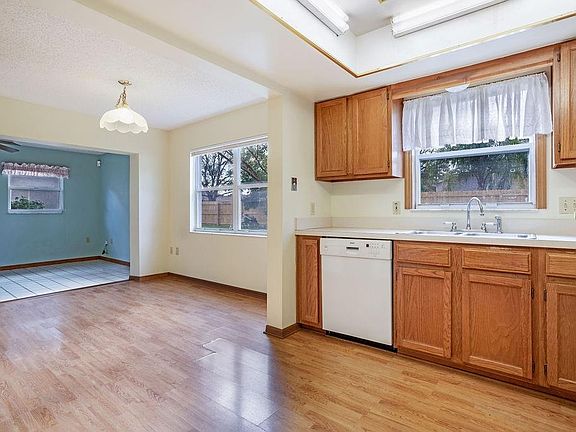 5th image of 5085 Stratemeyer Dr