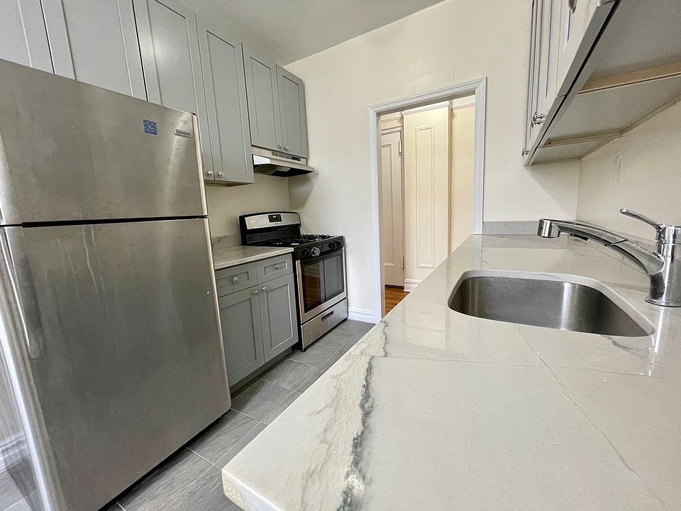1st image of 2710 Newtown Ave APT 5B