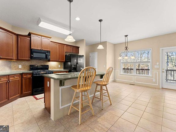 2nd image of 1000 Island Bluff Ln