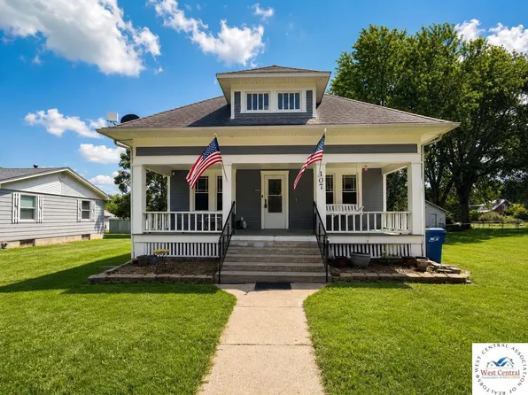 107 W Webster St, Smithton, MO 65350