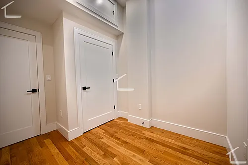 18 Winchester St Photo 1