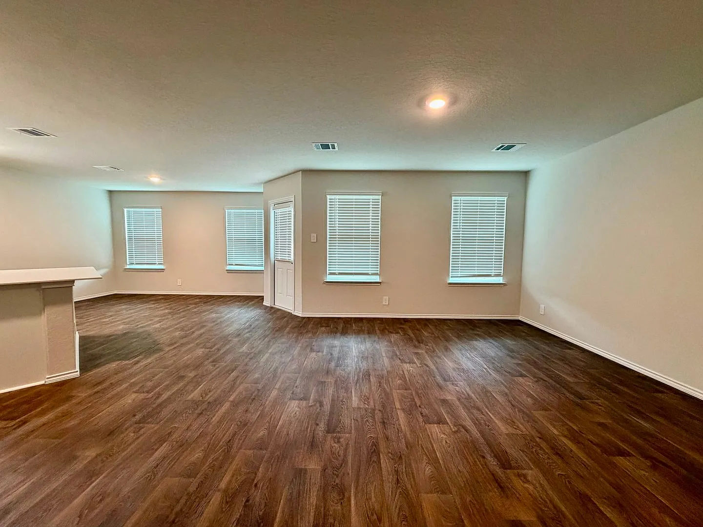 Spacious 4-Bedroom Home with Loft in Redbird Ranch — Photo 3