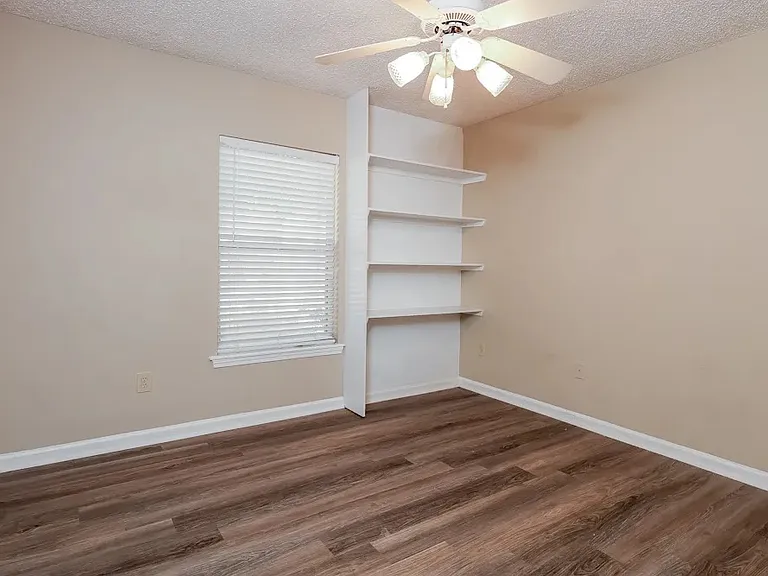 11820 Lake Fern Dr — Photo 7